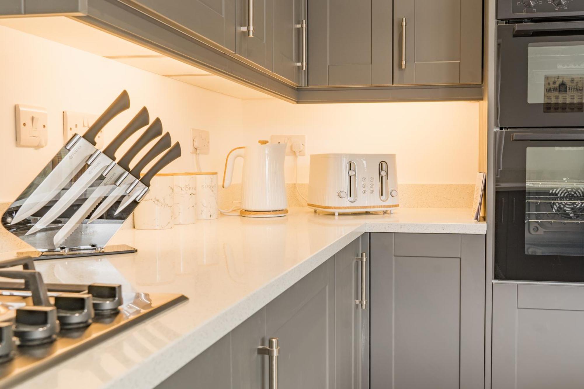 Beautifully Done 5 Bed Barn Conversion In Heswall - Sleeps Up To 10 Экстерьер фото