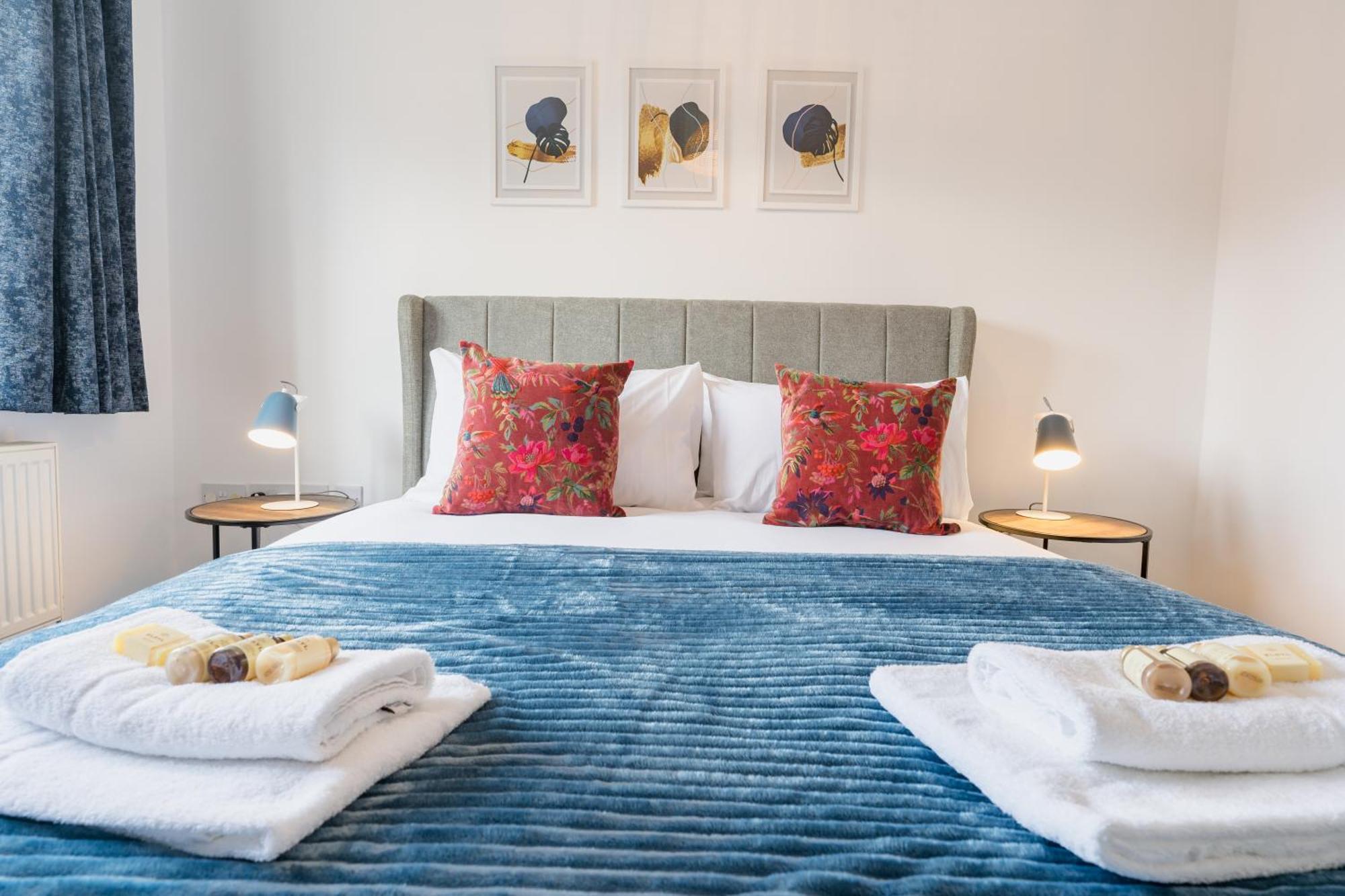 Beautifully Done 5 Bed Barn Conversion In Heswall - Sleeps Up To 10 Экстерьер фото